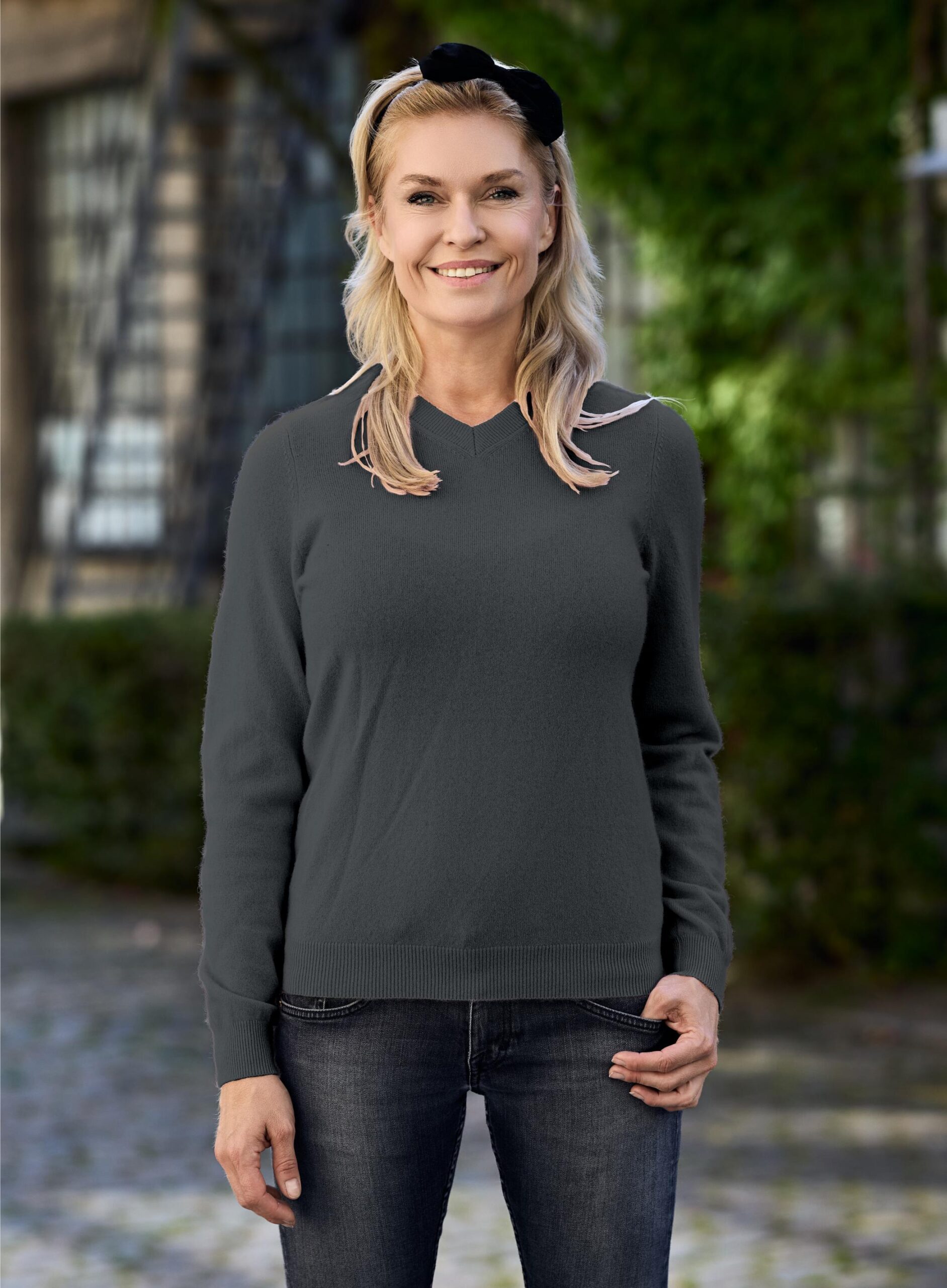 Women V Neck Plain Pink