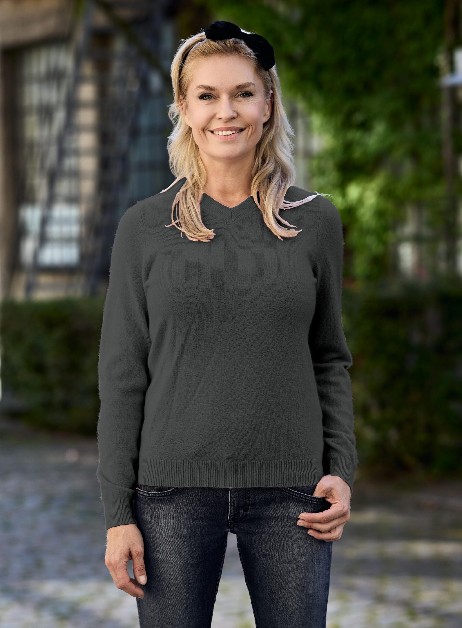 Women V Neck Plain Pink