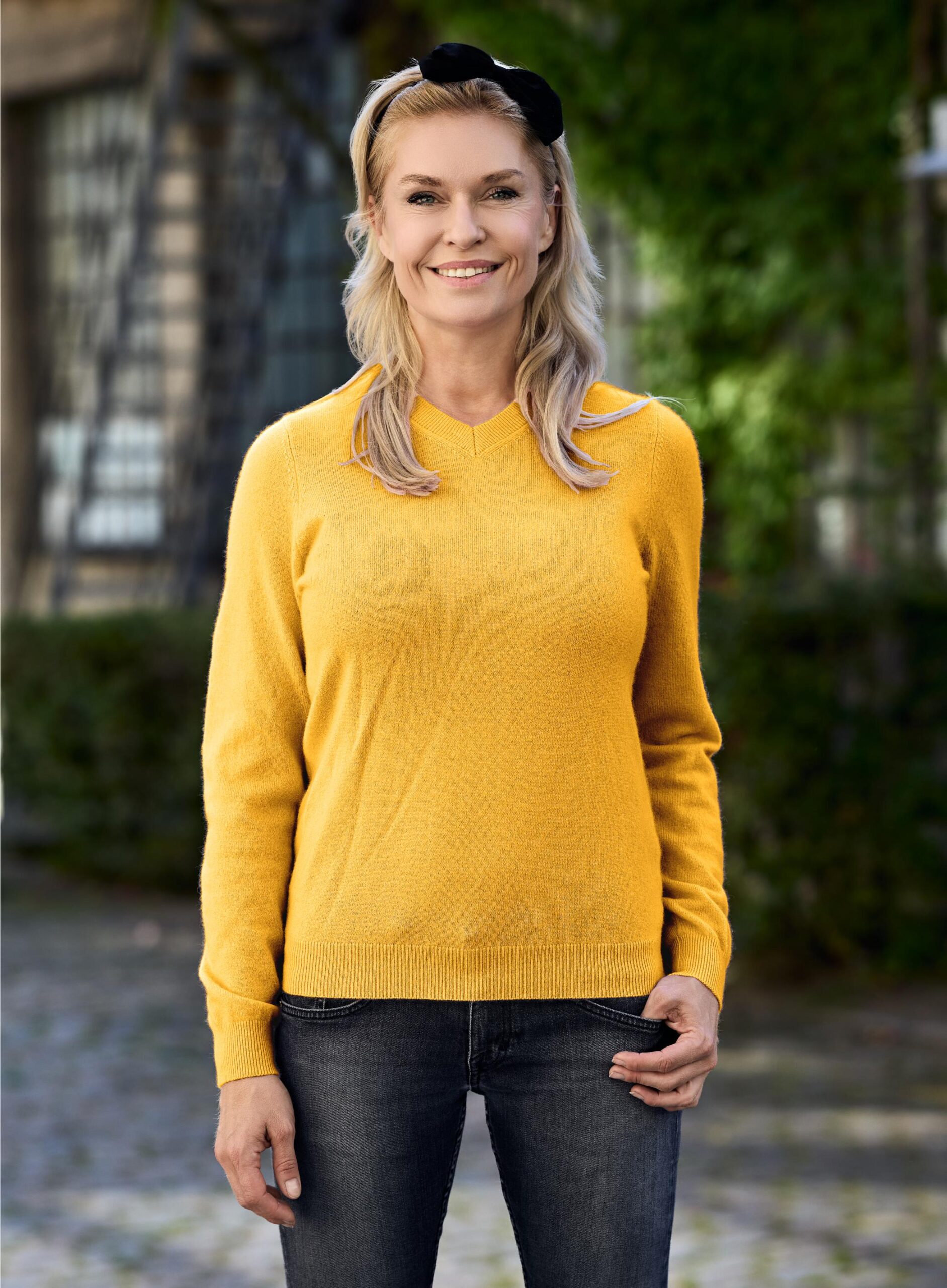 Women V Neck Plain Pink